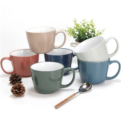 Tazas de cerámica de colores