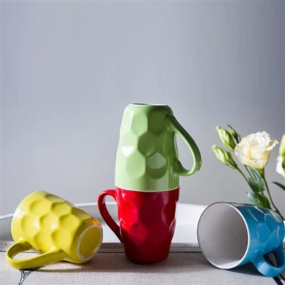 Taza de café coloreada